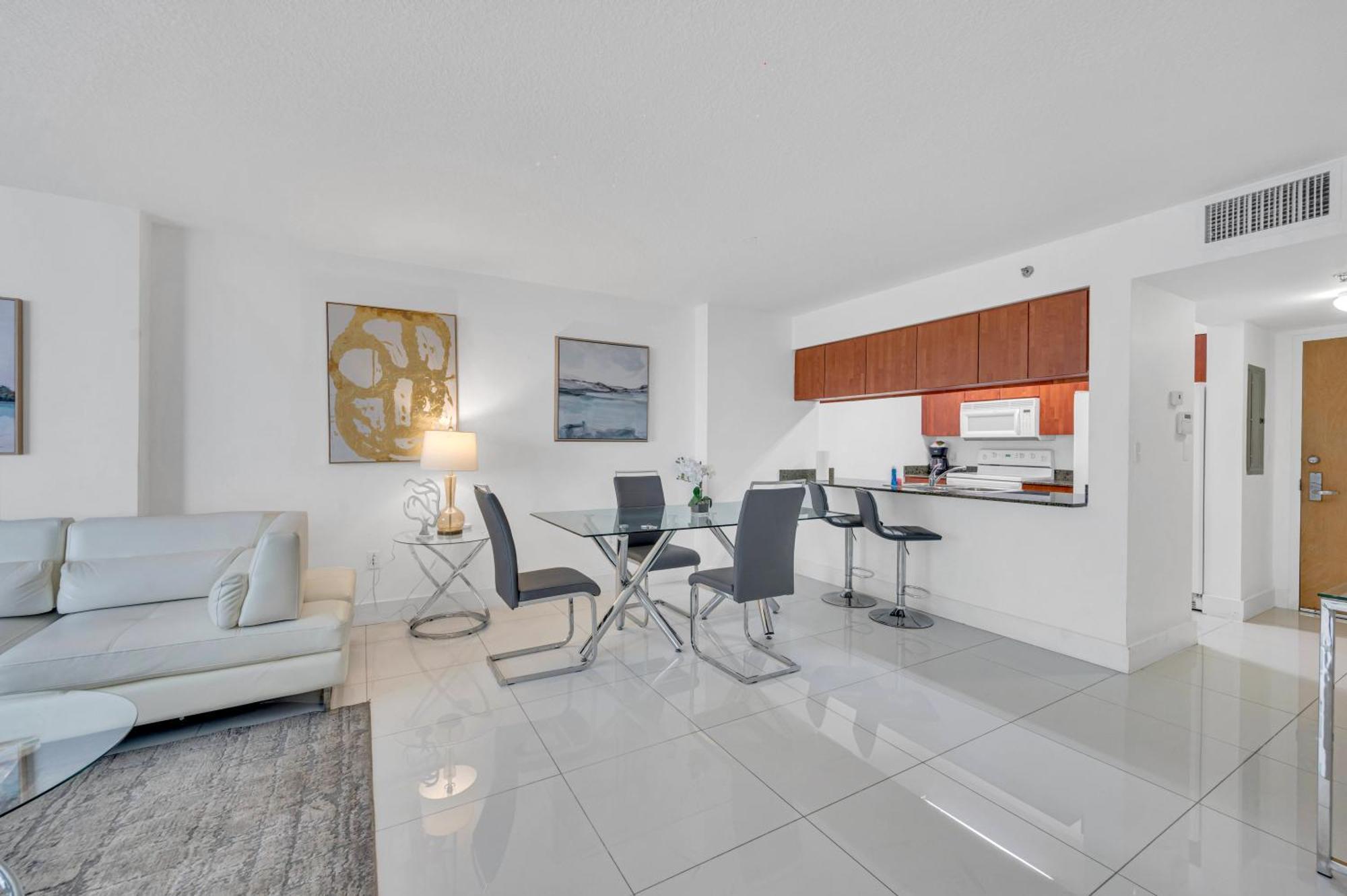 Luxury 1 Bedroom • Brickell • Unique Views Apartamento